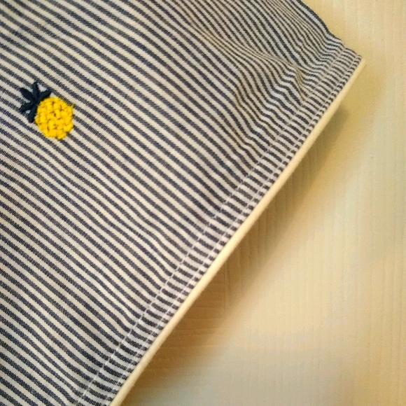 Love x Gap pineapple seersucker top. Medium - Picture 3 of 7